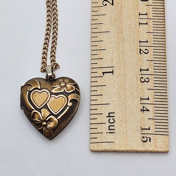 VTG Gold/BrassTone Floral Heart Locket Necklace Chain Link Romantic Gift Jewelry - Picture 10 of 16